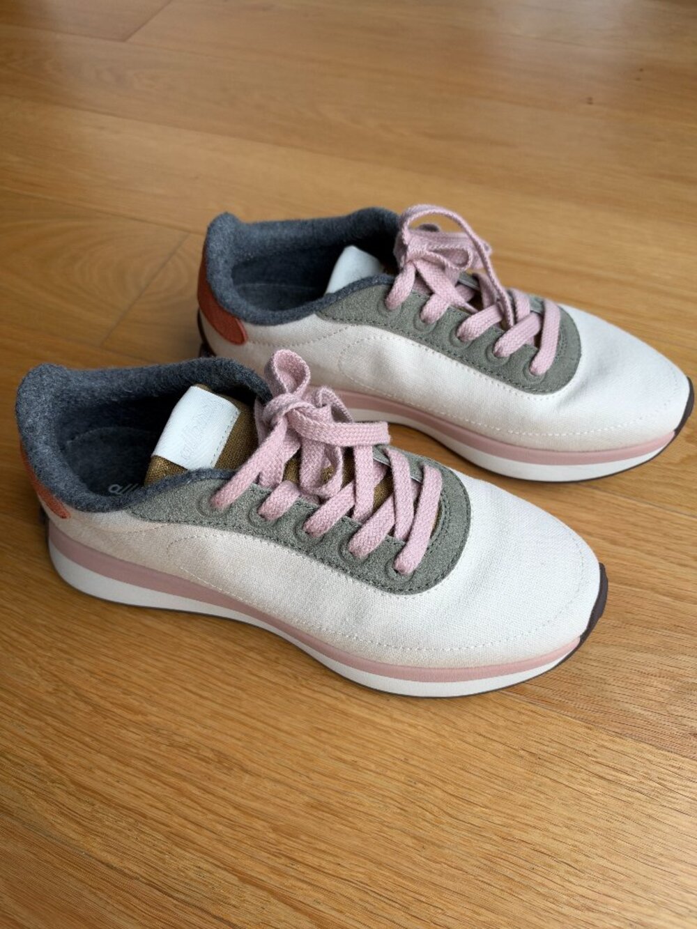 BRAND NEW Allbirds Women's Varsity Sneakers - Limited Edition